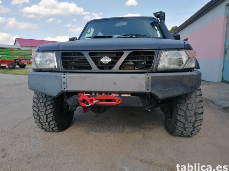 Parachoques atornillado de acero para Nissan Patrol GR y61. 1